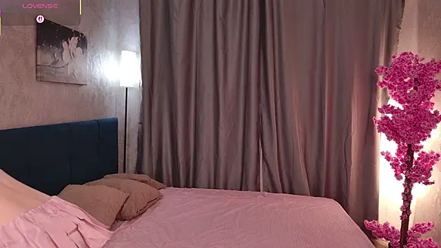 Snapshot of pinky_p1e chatting on November 2025 09:36:01 PM pinky p1e online show from November 2025 09:36:01 PM