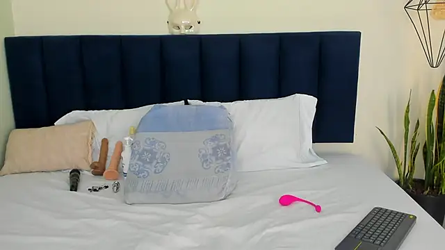 sophieturner mg online show from January 2026 07:06:01 PM