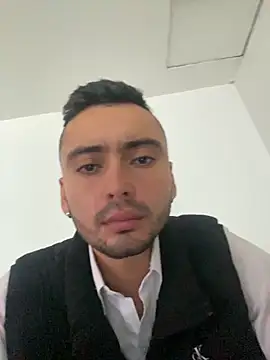 cristopher wallacee online show from October 2025 07:34:01 PM