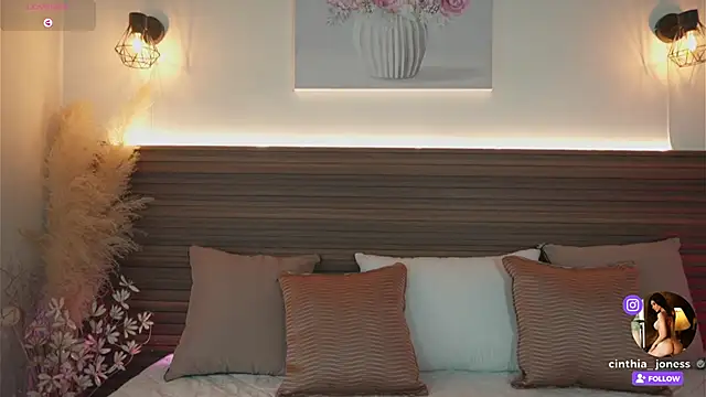 Snapshot of cinthia_jones2 chatting on October 2025 08:23:02 AM cinthia jones2 online show from October 2025 08:23:02 AM