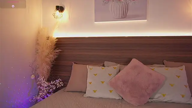 Snapshot of cinthia_jones2 chatting on October 2025 05:26:02 AM cinthia jones2 online show from October 2025 05:26:02 AM