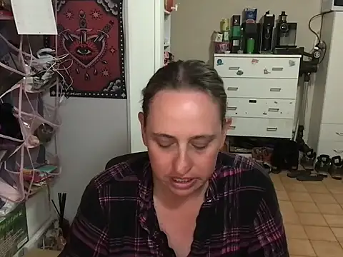 TheSilentCrown online show from September 2025 02:39:02 AM