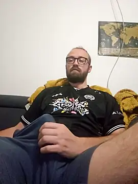 Snapshot of Loopertz chatting on September 2025 05:01:02 AM Loopertz online show from September 2025 05:01:02 AM