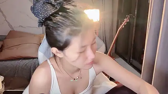 Snapshot of Lixinel-520 chatting on December 2025 01:49:02 PM Lixinel-520 online show from December 2025 01:49:02 PM