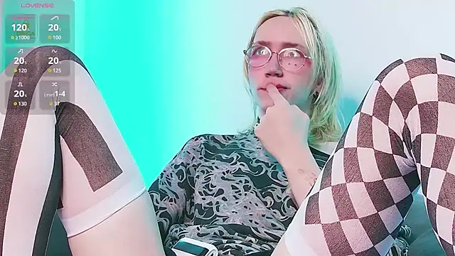 TrissHarper online show from November 2025 10:25:02 AM