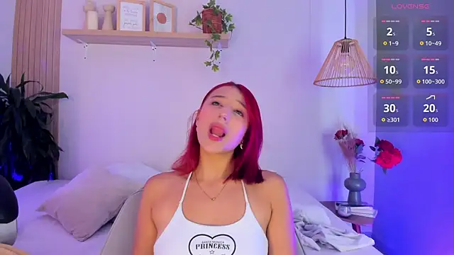 Cristalfoxy  online show from December 2025 08:04:02 PM