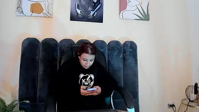 Cristalfoxy  online show from June 2026 12:32:02 AM