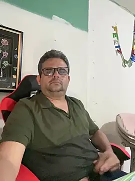 Snapshot of Katracho6969 chatting on February 2026 01:24:02 AM Katracho6969 online show from February 2026 01:24:02 AM