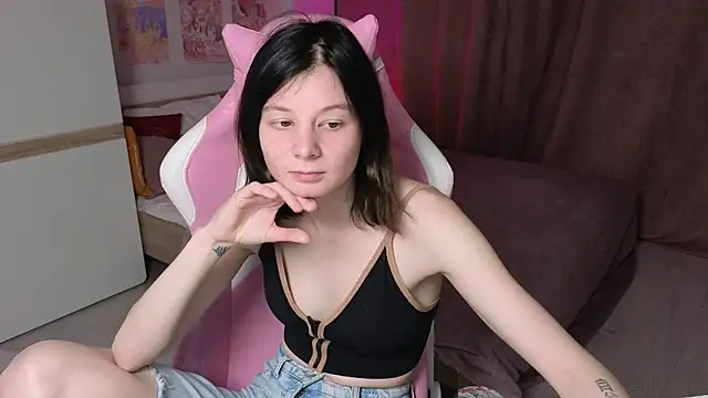 EllinEverly online show from May 2026 09:09:02 PM