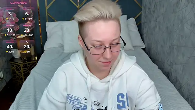 AlexandraGreen online show from November 2025 10:35:01 PM