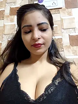 Snapshot of QUEEN-ADITI chatting on September 2025 01:00:01 PM QUEEN-ADITI online show from September 2025 01:00:01 PM