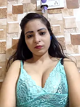 Snapshot of QUEEN-ADITI chatting on September 2025 01:10:01 PM QUEEN-ADITI online show from September 2025 01:10:01 PM