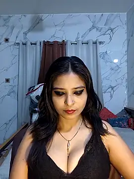 Snapshot of QUEEN-ADITI chatting on April 2026 05:25:02 PM QUEEN-ADITI online show from April 2026 05:25:02 PM