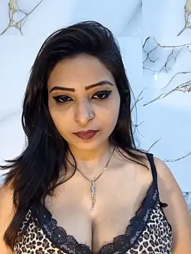 Snapshot of QUEEN-ADITI chatting on April 2026 05:28:01 PM QUEEN-ADITI online show from April 2026 05:28:01 PM