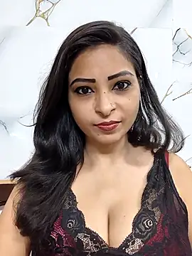 Snapshot of QUEEN-ADITI chatting on April 2026 06:32:01 PM QUEEN-ADITI online show from April 2026 06:32:01 PM