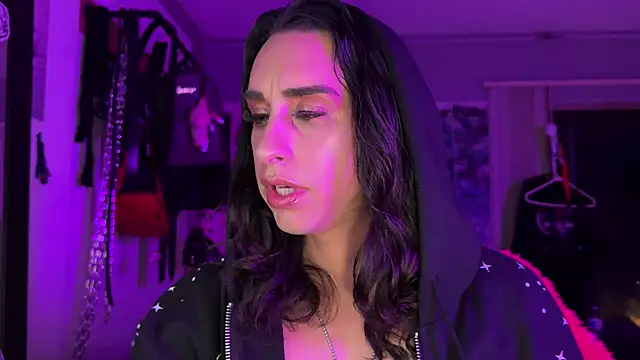 xoFrankie online show from October 2025 01:50:01 AM