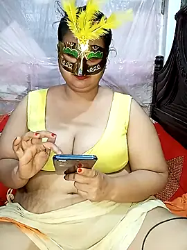 Snapshot of Tanisha-Chy chatting on September 2025 05:38:01 PM Tanisha-Chy online show from September 2025 05:38:01 PM