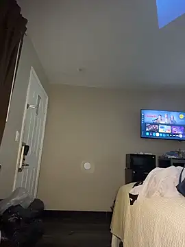 Snapshot of CinnaCakesss chatting on April 2026 08:01:02 AM CinnaCakesss online show from April 2026 08:01:02 AM