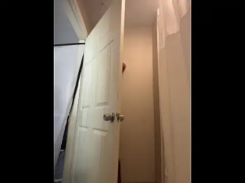 Snapshot of CinnaCakesss chatting on April 2026 11:48:01 PM CinnaCakesss online show from April 2026 11:48:01 PM