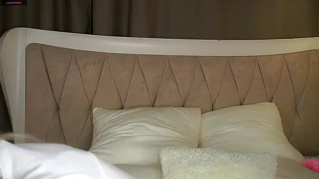 MarciDarugar online show from October 2025 05:22:02 PM