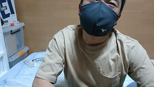 Snapshot of erosuke9 chatting on April 2026 12:36:02 PM erosuke9 online show from April 2026 12:36:02 PM