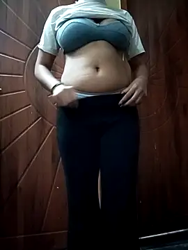 Snapshot of Rekha_89 chatting on November 2025 03:04:01 AM Rekha 89 online show from November 2025 03:04:01 AM