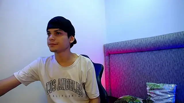 dilan hott  online show from February 2026 12:48:02 PM