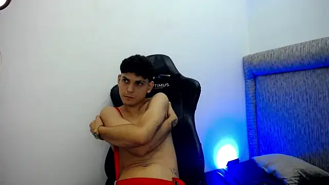 dilan hott  online show from February 2026 08:45:02 PM