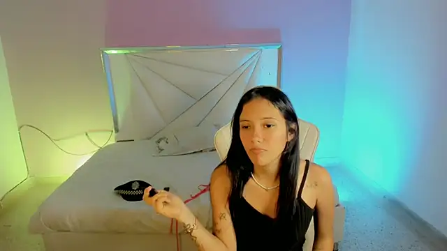 mishel hott online show from September 2025 08:20:02 PM