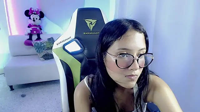 mishel hott online show from October 2025 08:53:02 PM