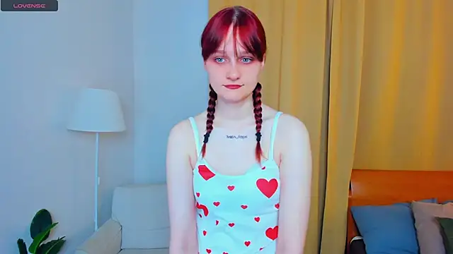 Snapshot of KatyKufel chatting on October 2025 06:42:02 PM KatyKufel online show from October 2025 06:42:02 PM