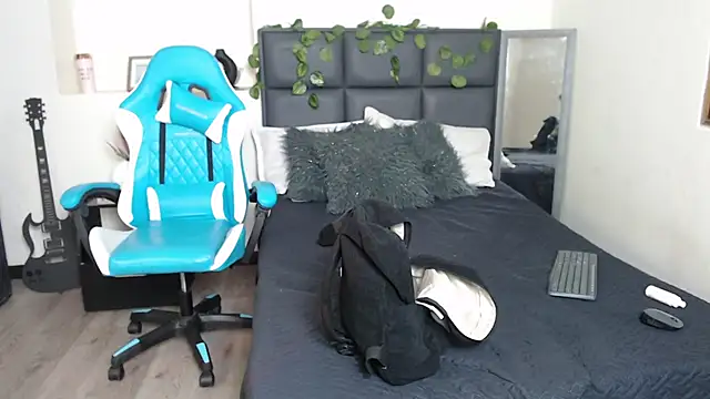 Amnesia  online show from September 2025 01:04:01 PM