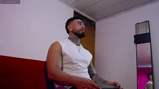tommyblessd1 online show from June 2026 02:43:02 PM