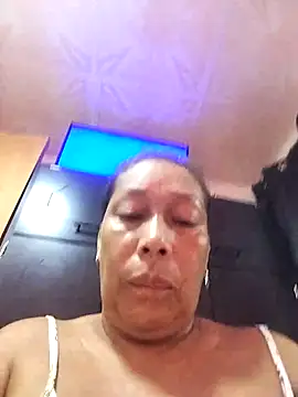 Naomi-Mature online show from November 2025 09:08:02 AM