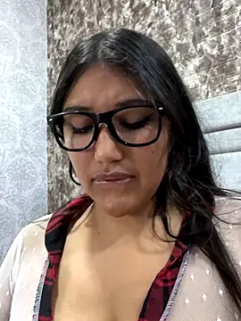 SharaRous online show from September 2025 12:10:02 PM