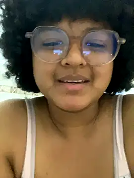 Snapshot of Rizos_hot_official chatting on October 2025 08:26:01 PM Rizos hot official online show from October 2025 08:26:01 PM