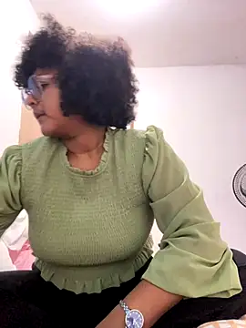 Snapshot of Rizos_hot_official chatting on October 2025 07:02:02 PM Rizos hot official online show from October 2025 07:02:02 PM