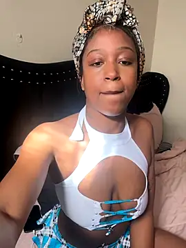 Realpr3ttydior online show from November 2025 03:55:01 PM