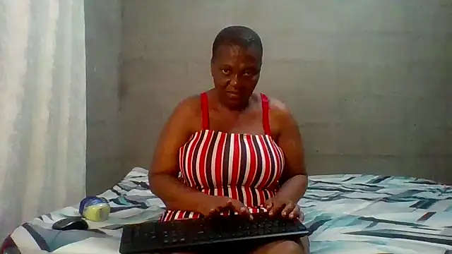 Snapshot of lolla01sweetness chatting on February 2026 12:06:02 AM lolla01sweetness online show from February 2026 12:06:02 AM