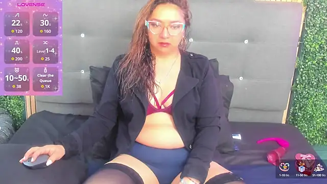 leyla smithh online show from September 2025 12:16:01 PM