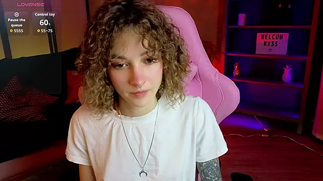 Snapshot of __grace__ chatting on November 2025 10:37:01 AM grace online show from November 2025 10:37:01 AM