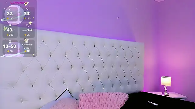 Snapshot of DaniielaV chatting on September 2025 01:01:01 PM DaniielaV online show from September 2025 01:01:01 PM