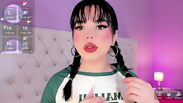 Snapshot of DaniielaV chatting on October 2025 01:33:02 PM DaniielaV online show from October 2025 01:33:02 PM