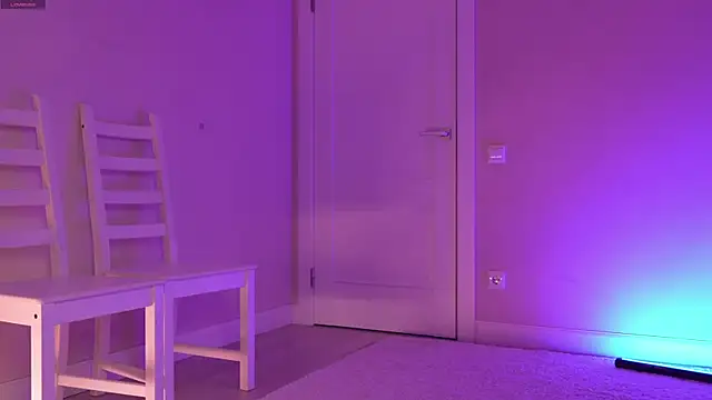 Miablueye online show from April 2026 04:15:02 PM