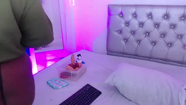 ebony NeighborMoans online show from October 2025 03:13:02 AM