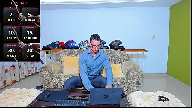 Snapshot of ArnoldSexy_ chatting on October 2025 10:02:02 AM ArnoldSexy online show from October 2025 10:02:02 AM