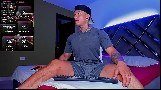 Snapshot of ArnoldSexy_ chatting on November 2025 02:14:01 AM ArnoldSexy online show from November 2025 02:14:01 AM