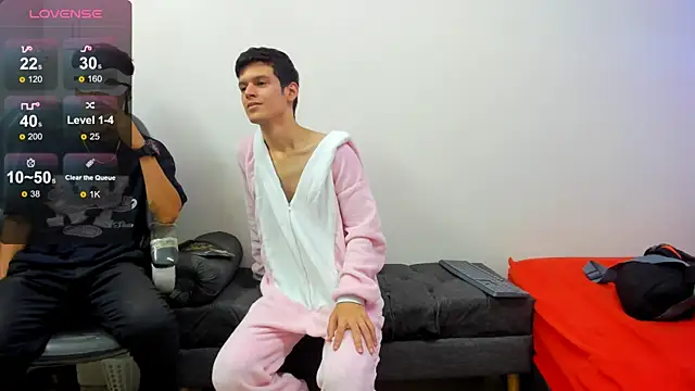 Holdme Hot online show from September 2025 03:20:01 AM