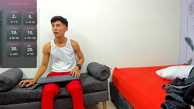 Holdme Hot online show from September 2025 03:32:01 AM