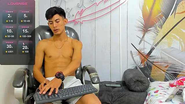 Holdme Hot online show from September 2025 02:39:02 AM